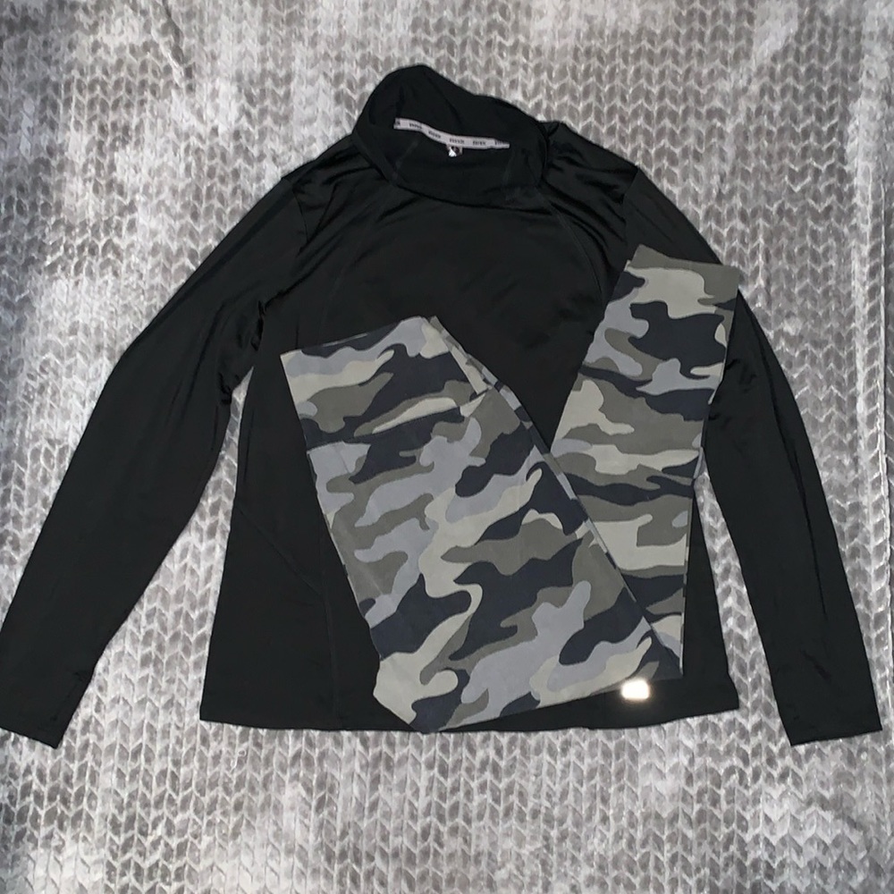 Simply Vera Vera Wang Leggings. RBX long sleeve turtle neck pull over. XL.
